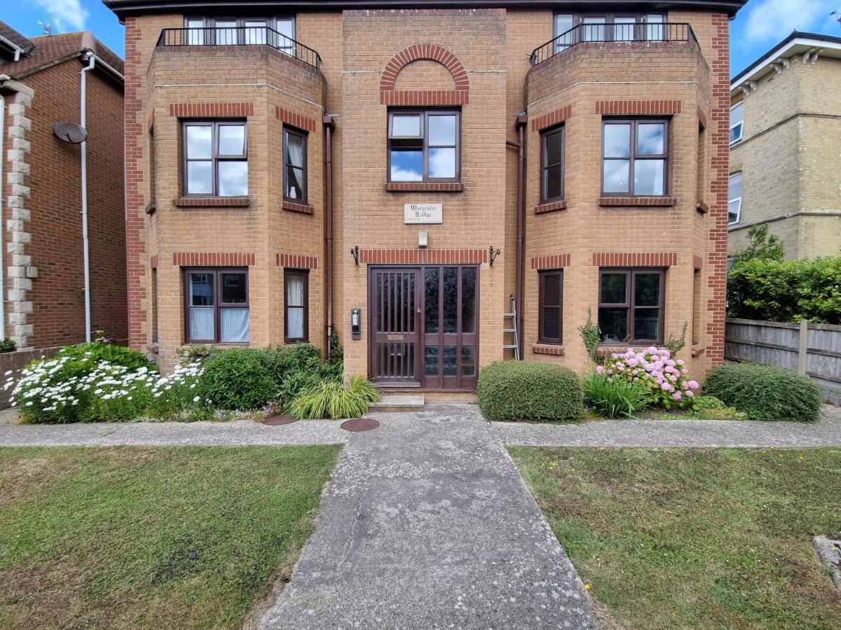 Hightide - 2 Bed With Parking, Balcony & Sea View. Swanage Exterior foto